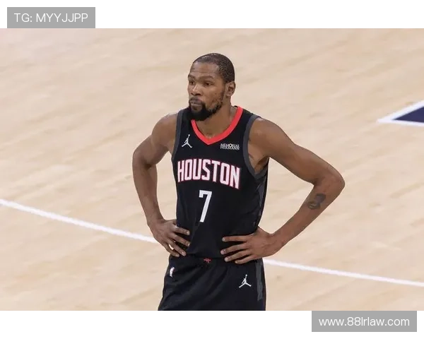 KD真惨社媒热议身高差风口