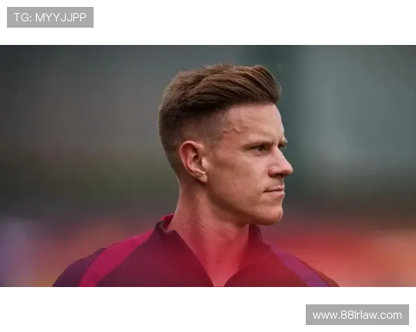 Relevo:特尔施特根遭遇重伤,巴萨将考虑是否签一名门将 Relevo:特尔施特根遭遇重伤,巴萨将考虑是否签一名门将